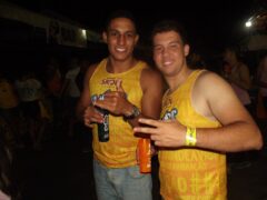 Oktober 10 Anos